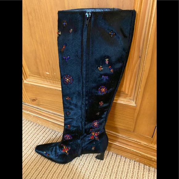 FENDI black pony boots with incredible beading - Picture 2 of 12